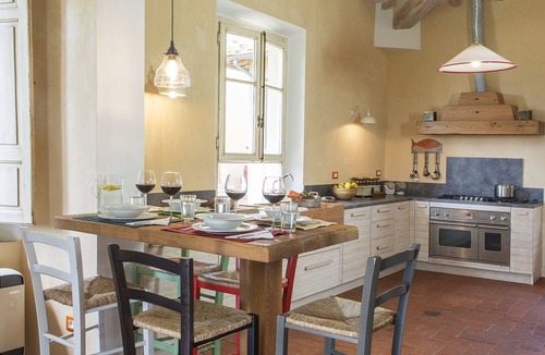 Marti Apartment | Rural Loft in Pisa Province with Magnificent views over surrounding Tuscany