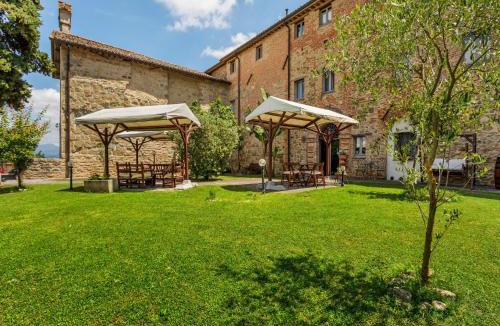 Santa Reparata House | Rustic Holiday Home in Città di Castello with Swimming Pool