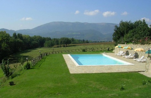 Coltavolino Apartment | Rustikale Eleganz mit Blick auf die umbrische Landschaft by Interhome