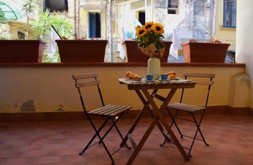 Naples City Centre Apartment | San Gregorio Apartment