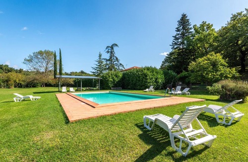 Montieri Apartment | San Michele - Casa Rosa Holiday Home with Valley & Mountain Views, Shared Pool & Wi-Fi