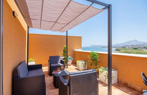 Corso dei Mille - Sant'Erasmo Apartment | Sant'Erasmo luxury home