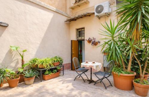 Monti Apartment | Santa Maria Maggiore Apartment - Monti District by RHR