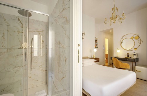 Universita House | Santaluna