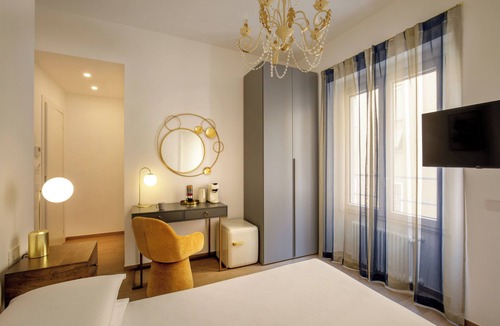 Universita House | Santaluna