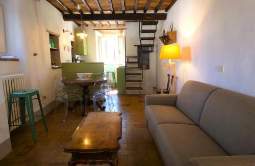 Amelia Apartment | Scappo in Umbria, L'affaccio