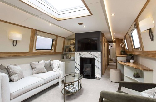 Wilhelmstadt Boat Rental | schwimmendes Wohnboot in Berlin
