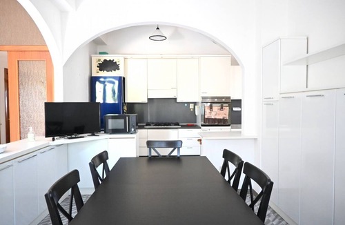 Bettolelle Apartment | SE300 - Senigallia, spacious three-room apartment with a furnished outdoor courtyard.