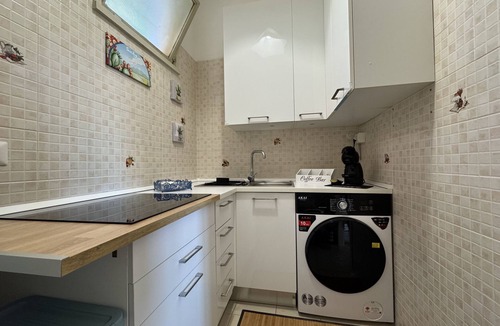 Aci Trezza Apartment | Sea view apartment within walking distance of the beach