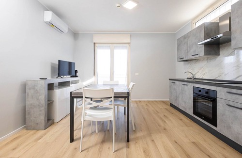 Margherita di Savoia Apartment | Sea View Suite