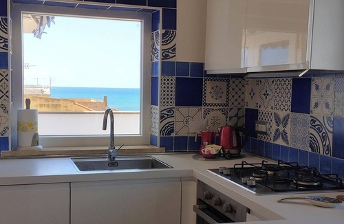 Lavinio Lido di Enea Apartment | Sea view penthouse for 2-4 people, large equipped terrace