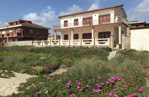 Torvaianica Apartment | Seafront apartment 2 in Villa near Rome