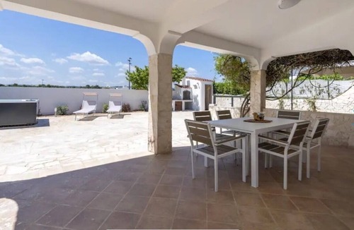 Villanova Villa | [Seaside House] Exclusive Villa with Jacuzzi - Ostuni - 200 meters from the sea