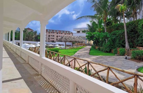 Watamu Cabin | Seaside Retreat w/ Pool | Easy Access to Marina and Tours, Breakfast | 2 Units