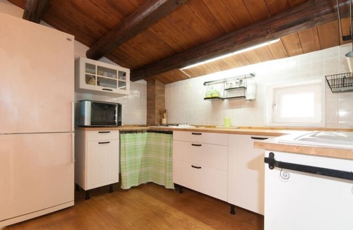 Ragusa House | Secluded old farmhouse with a view and pool to relax in total quiet.