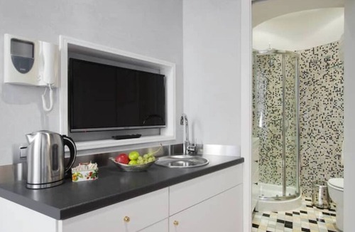 Rione VII Regola Apartment | Secret Studio Retreat in the Heart of the Ghetto by Houseeds