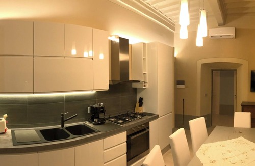 Cortona Old Town Apartment | SIGNORELLI HOUSE soundproofed apartment in the historic center
