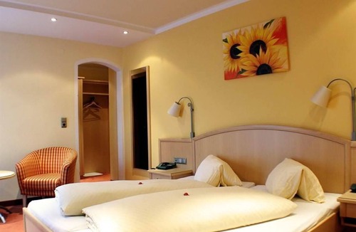Bramberg am Wildkogel House | Single room in the adjoining house - Landhotel Kaserer