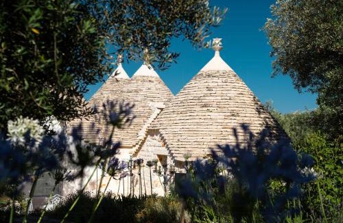 L'Assunta House | Six-Cone Trullo With Spa Near Alberobello