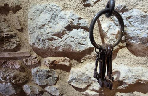 Allerona House | Six Keys Guesthouse