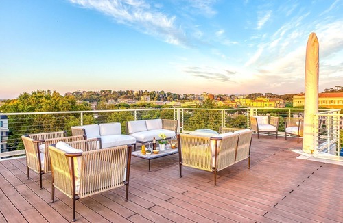 Vatican Villa | Skylife Apartment Blush