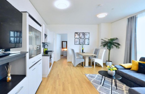 Erdberg Apartment | Skyscraper-Feeling With Parking Nearby