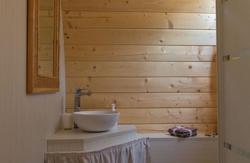 Marzi Bed & Breakfast | Sleeping in a Barrel - Antiche Vigne Pironti Magliocco