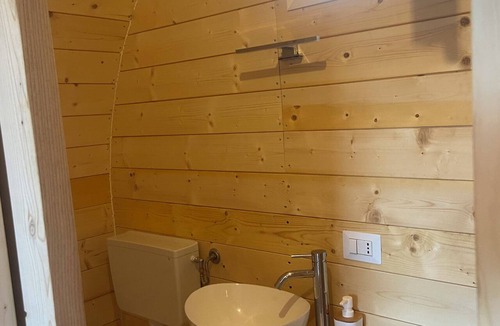 Terracina House | Sleeping in a barrel on the lake