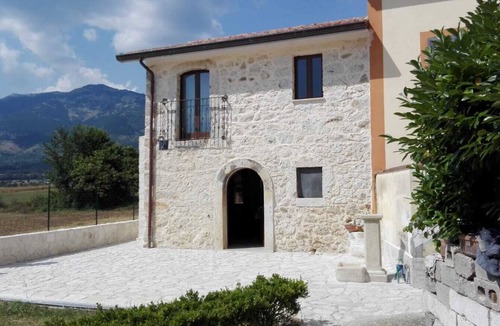 Alvito House | Small Alvitano shelter