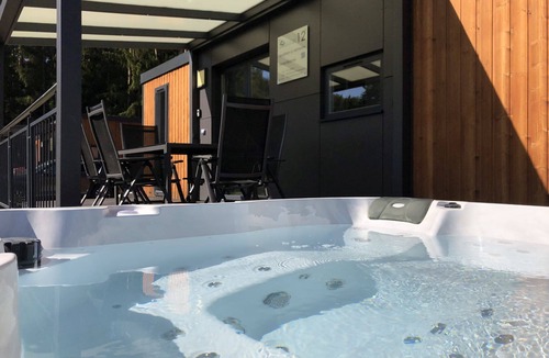 Wackersdorf House | Smart mobile home on the lake with whirlpool (WA102)