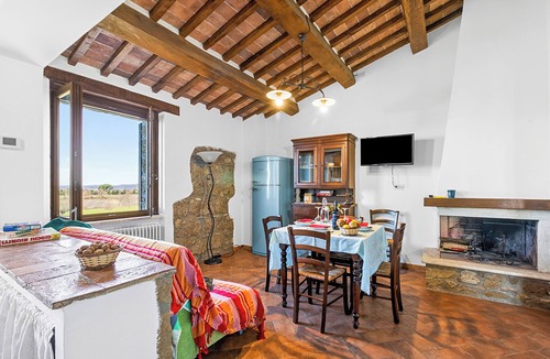 Pitigliano Apartment | Sorgenti Pitigliano 2 with Shared Pool and Terrace, Pitigliano, Italy