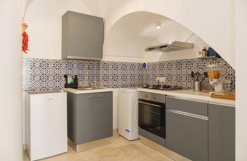 Putignano House | Southeast 13 - Moon House