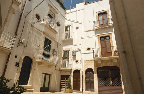 Putignano House | Southeast 13 - Moon House