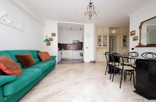 Ostiense Apartment | Spacious 2BR, 2 Bath - walking distance to Roma Tre Uni and Metro A