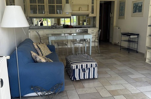 Querceta Apartment | Spacious 4-bedroom apartment with WiFi, AC in Seravezza