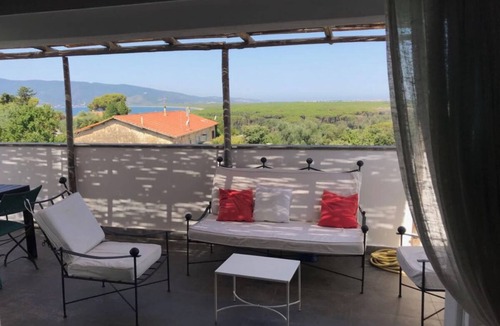 Ansedonia Apartment | Spacious and Bright Penthouse Apartment with Sea View Terrace