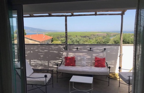 Ansedonia Apartment | Spacious and Bright Penthouse Apartment with Sea View Terrace