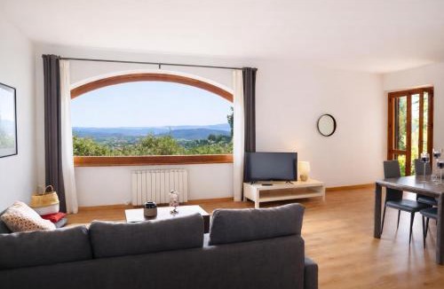 Po' Bandino House | Spacious Apartment with Garden & Air Conditioning - La Grande Finestra