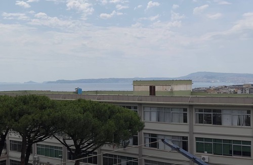 Torre del Greco Apartment | Spacious fourth floor apartment in Torre del Greco 3 bedrooms 1 bathroom and kitchen