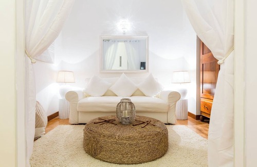 Rione IV Campo Marzio Apartment | SPANISH STEPS HISTORIC APARTMENT
