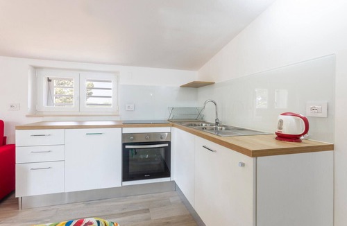 Bitonto Apartment | Spend a relaxing vacation in this appealing vacation home with great views of the countryside.
