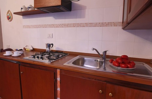 Gualdo Cattaneo Cottage | Splendid Farmhouse in Gualdo Cattaneo with Hot Tub