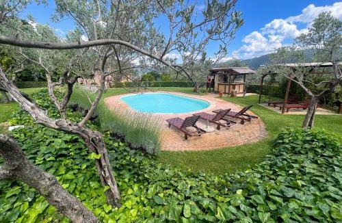 Spoleto Villa | Spoleto Tranquilita sleeps 20 with Wifi Pool Yoga Studio Gardens and Views