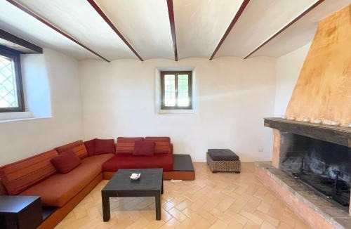 Spoleto Villa | Spoleto Tranquilita sleeps 20 with Wifi Pool Yoga Studio Gardens and Views