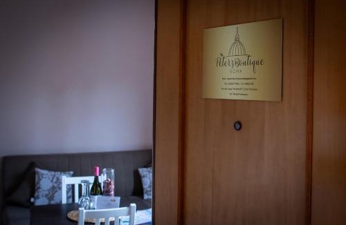 Quartiere XIII Aurelio Apartment | St Peter's Boutique Roma