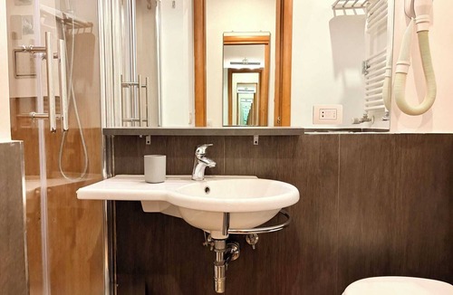 Universita House | Standard Double Room