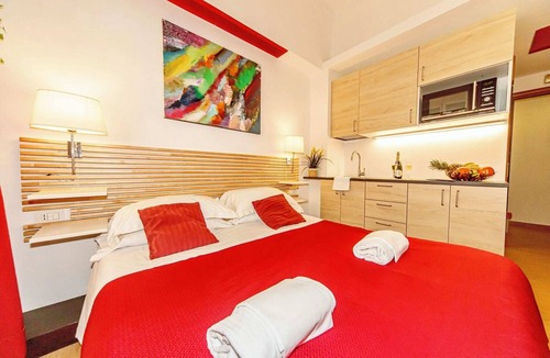 Universita House | Standard Double Room