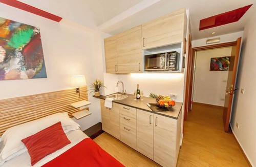 Universita House | Standard Double Room