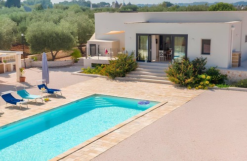Specchiaruzzo Villa | Stefano's Villa - Relax, Saltwater Pool & View of Cisternino