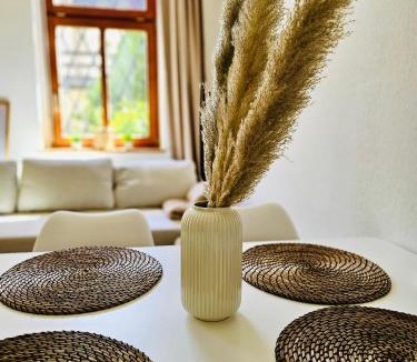 Ilversgehofen Apartment | Stilvolles Boho Studio-Birgit S-Bahn-Wifi-Garten